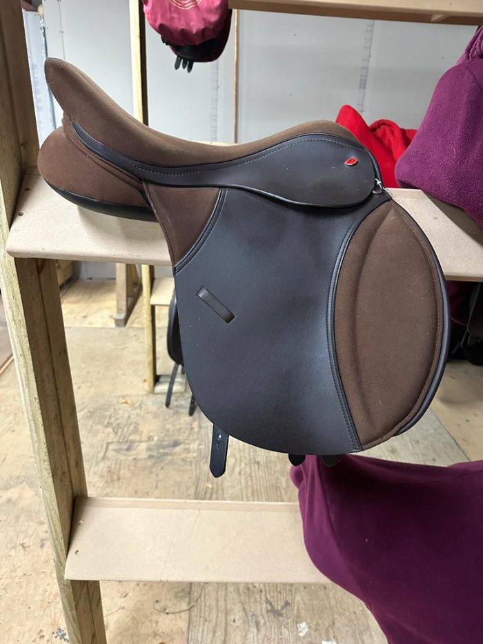 SOLD Thorowgood T4 Original Cob Brown 17"