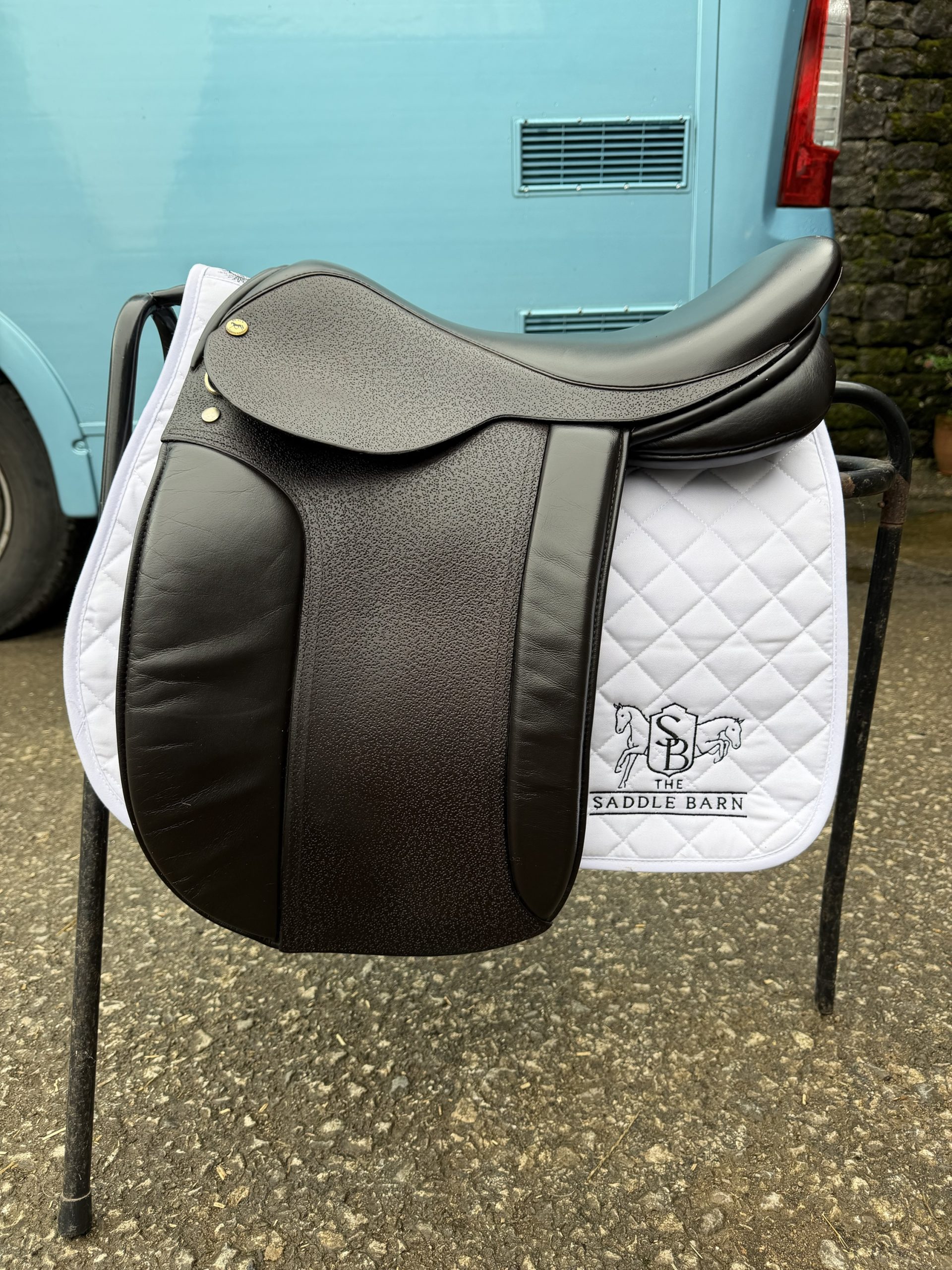 Black Country classic show 17” Havana Medium fit